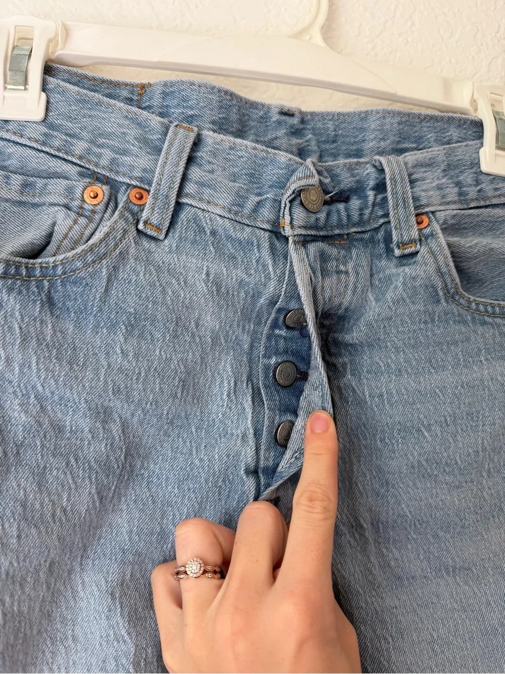 Levi’s Women’s 501 Mid Thigh Classic Light Blue Denim Cutoff Shorts 32